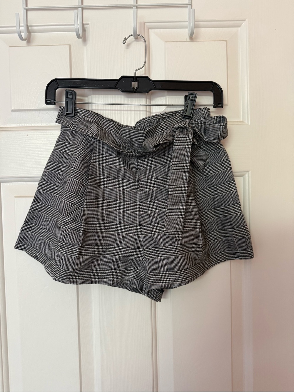 High-Waist Gray Plaid Tie-Belt Women’s Shorts